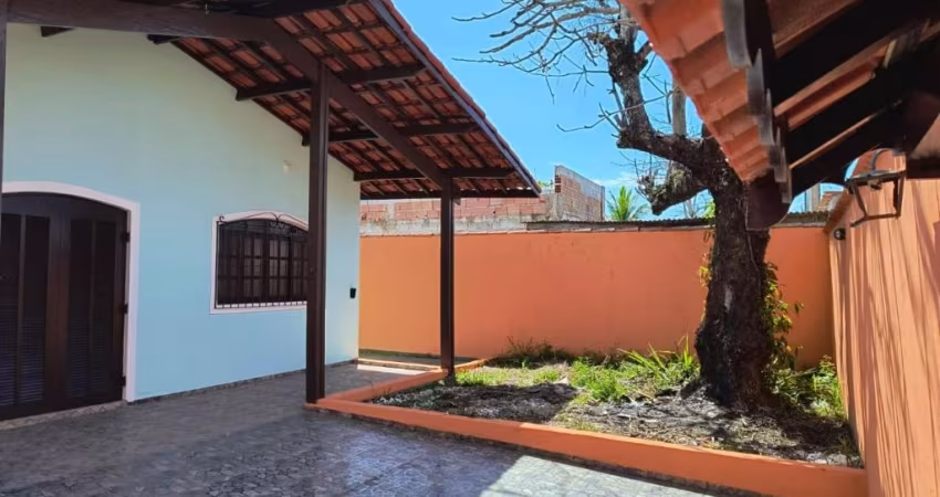 Ampla casa com edícula na praia lado praia a menos de 1000 metros do mar