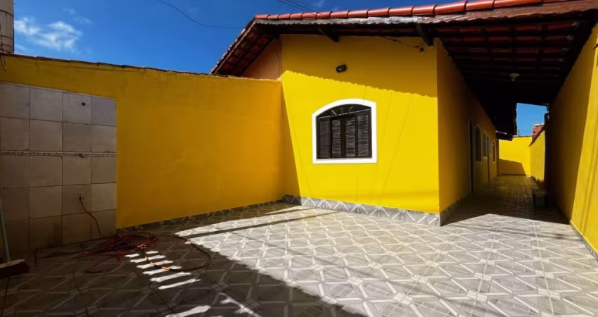 LINDA CASA NOVA NA PRAIA COM FINO ACABAMENTO DE PRIMEIRA QUALIDADE