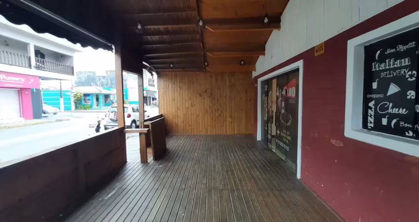 Excelente imóvel comercial em ótima localização com alto movimento de veículos e pessoas