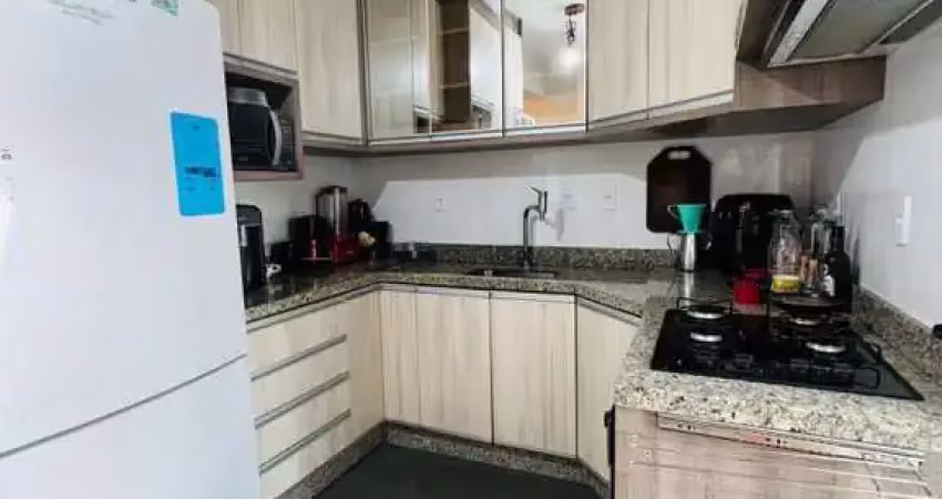 Geminado Impecável no Bairro Guanabara com 2 Quartos e 1 Suíte e Móveis Sob Medida