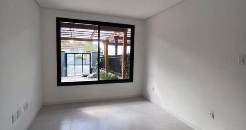 Casa Geminada no Bairro Anita Garibaldi, Joinville/SC - Modernidade e Conforto
