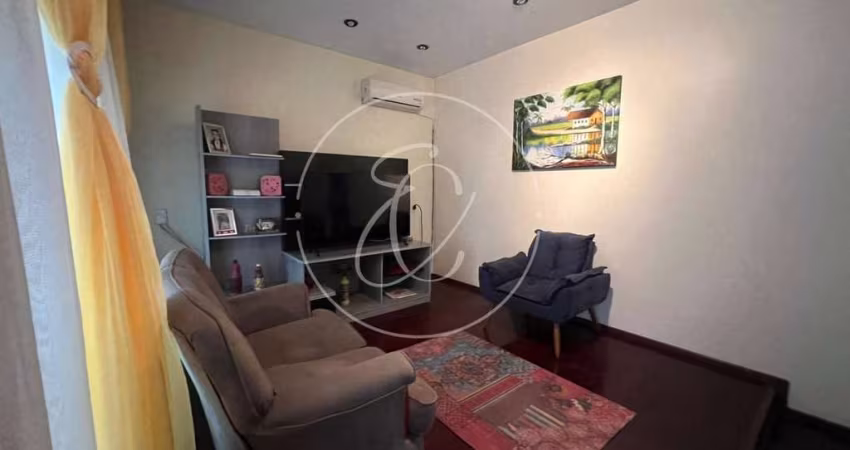 Casa Ampla e Aconchegante à Venda no Bairro Nova Brasília, Joinville/SC