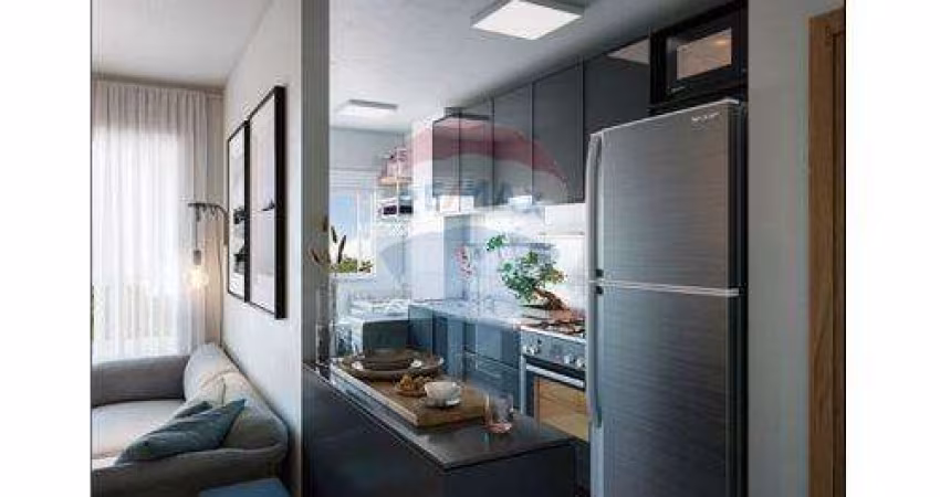 Apartamento 2 Dormitórios, sendo 1 suíte; com vaga coberta