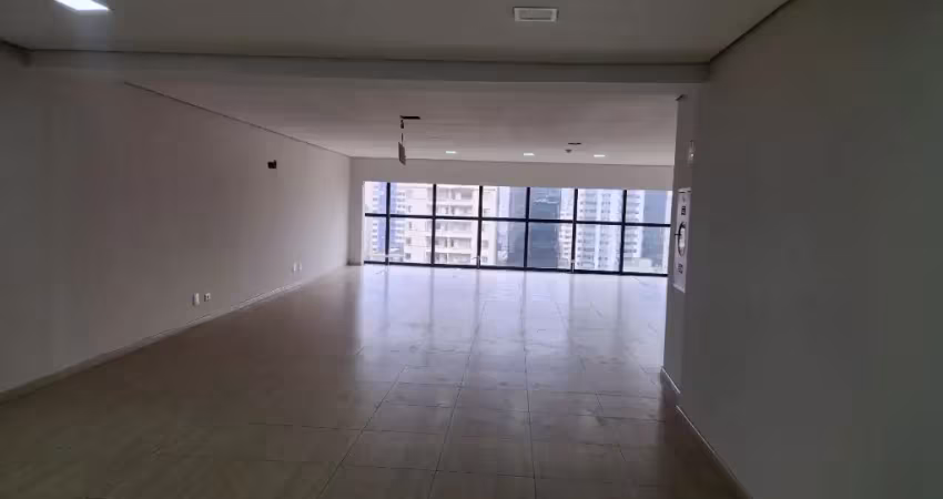 Casa em condomínio fechado para alugar na Praça General Osório, 379, Centro, Curitiba