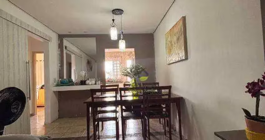 Casa com 2 dormitórios para alugar, 154 m² por R$ 3.270,00/mês - Jardim Pacaembu - Jundiaí/SP