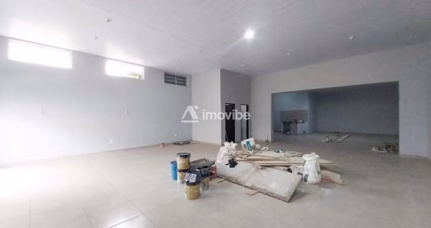 Salão Comercial Reformado de 175m², na Rua Tuiuti, Americana/SP