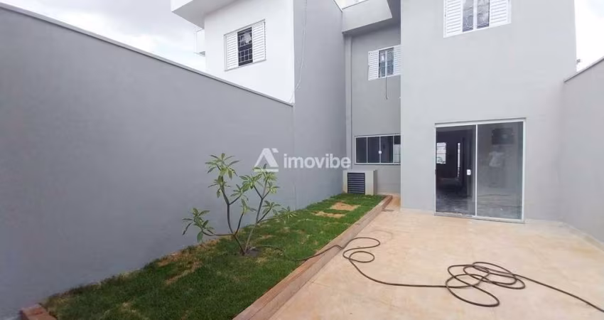 Casa com 03 Dormitórios, Churrasqueira e Vaga de Garagem - Jardim Terramérica, Americana SP