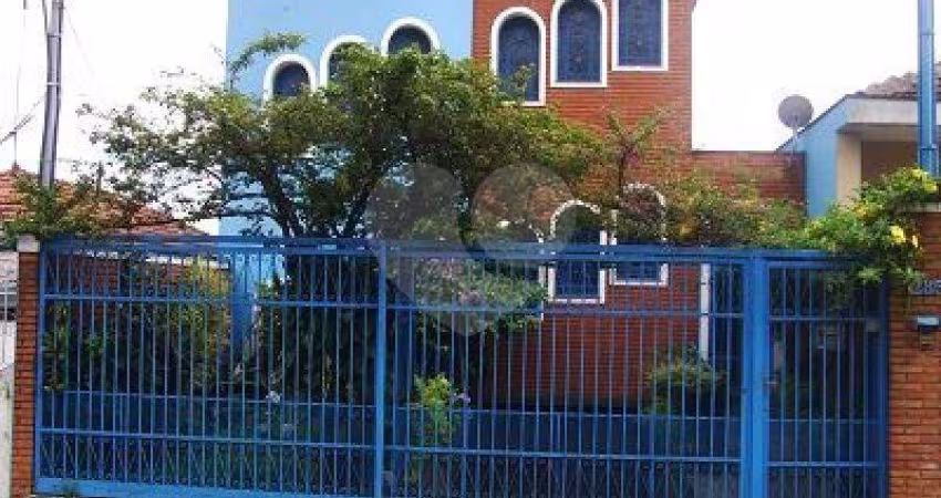 SOBRADO MARAVILHOSO A VENDA NA VILA BARUEL - 4 DORMS (1 SUÍTE) E 6 VAGAS DE GARAGEM