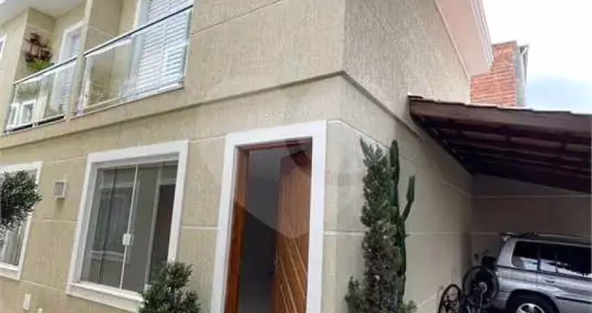 Sobrado condomínio fechado no bairro do Jaçanã com 2 suítes 2 vagas