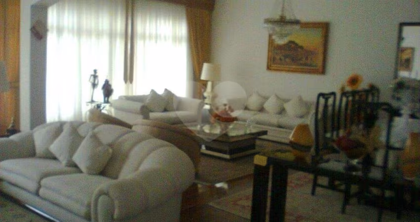 CASA TÉRREA EXCELENTE A VENDA NO TREMEMBÉ - 3 SUÍTES, PISCINA AREA GOURMET  E 4 VAGAS DE GARAGEM