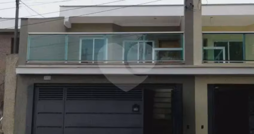 Casa assobradada nova  no Vila Nivi