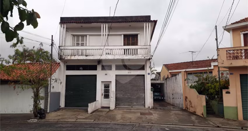 Prédio inteiro a Venda em terreno com duas edificações na região da Vila Mariana.