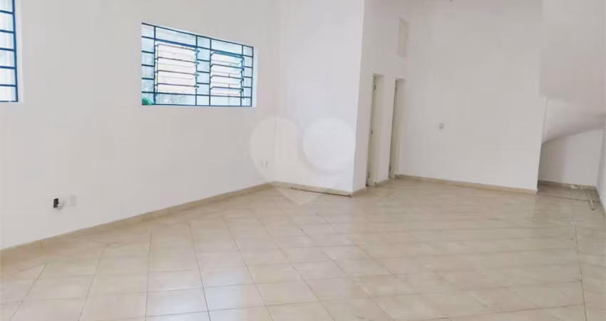Prédio comercial e residencia em Santana. PERMUTA