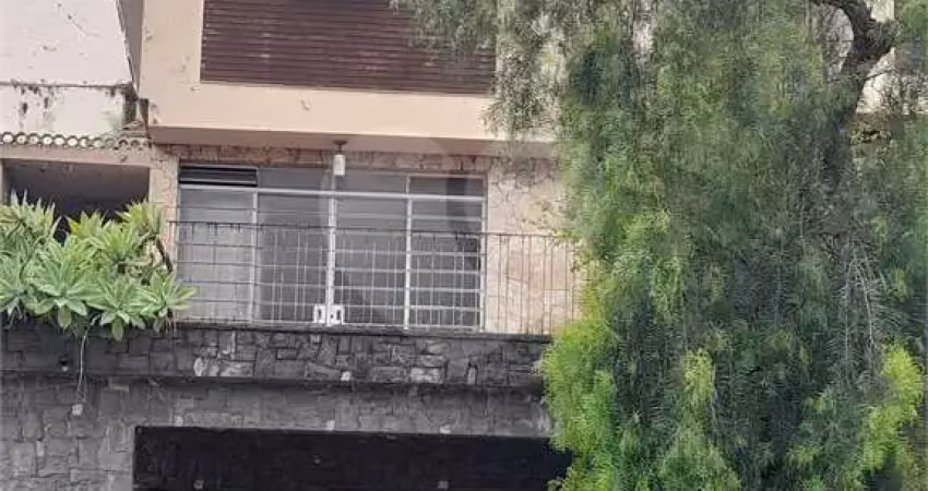 Casa com 3 quartos à venda na Rua Altinópolis, Santana, São Paulo