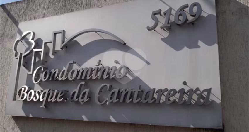 Apartamento localizado na Av. Coronel Sezefredo Fagundes 5169, no Condomínio Bosque Da Cantareira.