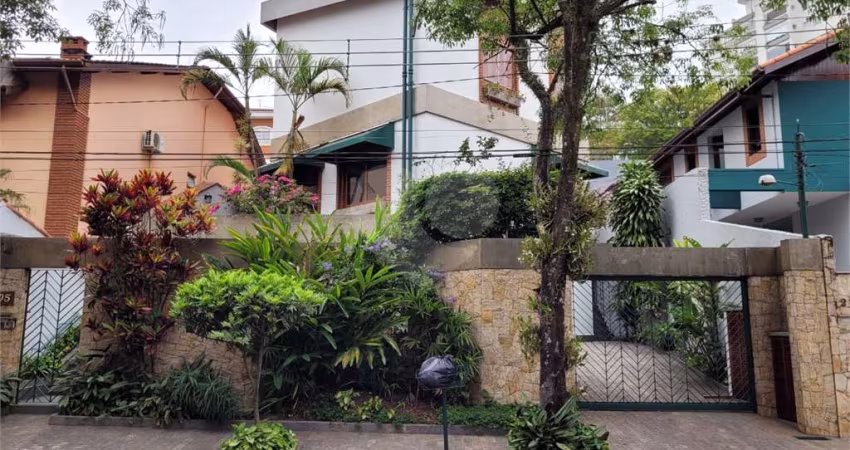 Casa a venda com 05 Dormitórios por 3.200.000,00