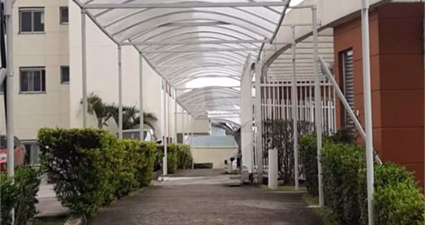 Apartamento com 2 quartos no Lauzane