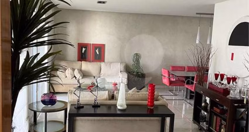 Apartamento Alto de Santana com 175m2