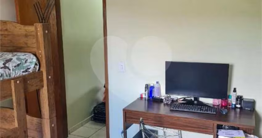 Sobrado na Cachoeirinha 2 dormitórios  2 vagas 68 mt