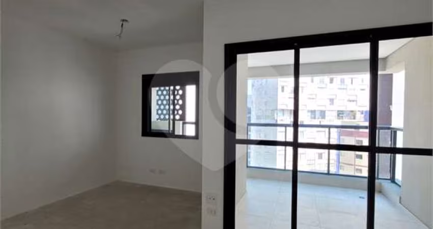 Apartamento à venda, 45 m² com 2 dormitórios e 1 vaga no Bairro Bela Vista.