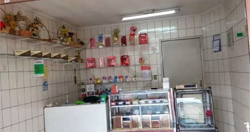 Sobrado residencial ou comercial.