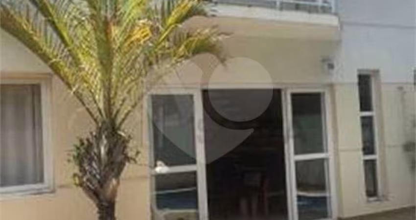 Tucuruvi Casa à venda de Alto Padrão em Condomínio Fechado tem 365 m² com piscina e espaço gourmet