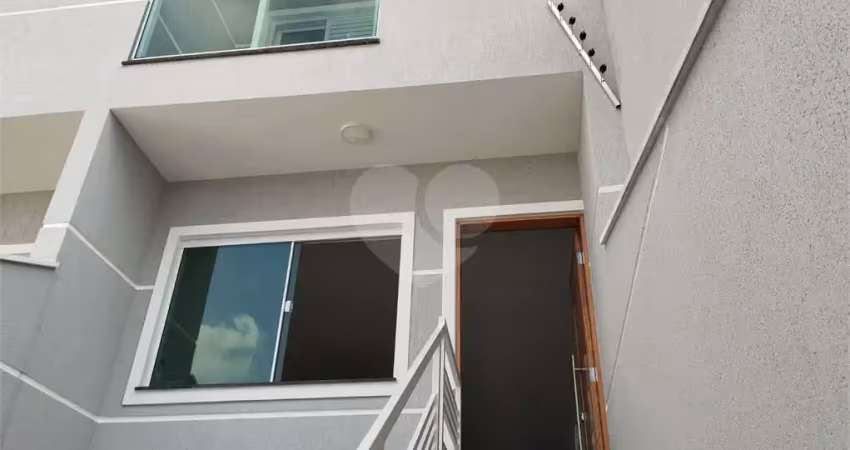 Sobrado novo com 3 quartos na vila Mazzei