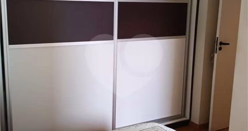 VENDE APARTAMENTO DE 3 DORMITÓRIOS COM SUÍTE , VAGA DE GARAGEM, NA RUA REIMS - CASA VERDE