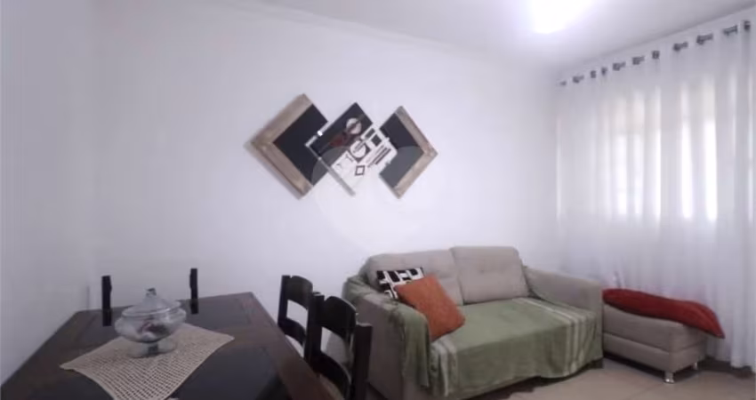 Apartamento 02 dormitórios e 01 vaga de garagem - ila Dom Pedro II / Parada Inglesa - SP