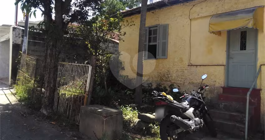 Casa com terreno no Horto Florestal