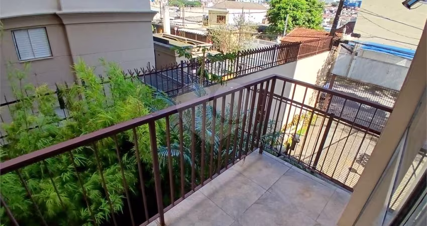 Apto 2 quartos, sala com varanda e vaga de garagem