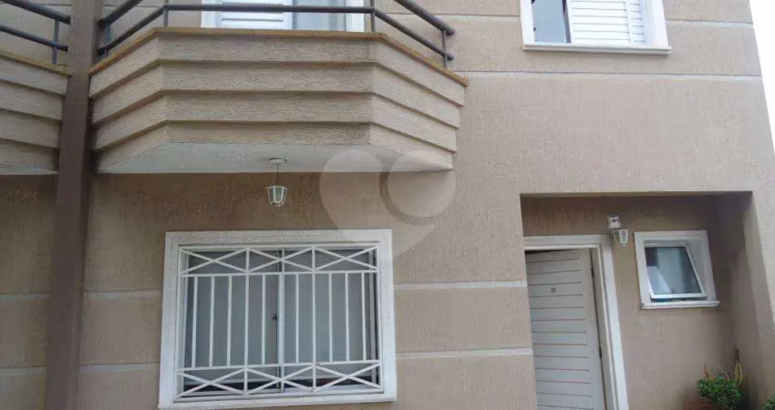 SOBRADO EM CONDOMÍNIO FECHADO A VENDA NA VILA SANTOS (PROX. HORTO) - 3 DORMS E 4 VAGAS DE GARAGEM