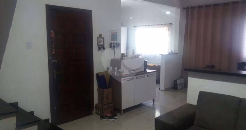 Sobrado à venda em local tranquilo, próximo a Serra