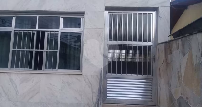 Sobrado localizado na Parada Inglesa, com 4 dormitórios, 1suíte 2 vagas de garagem