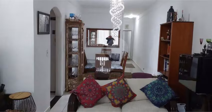 Casa Assobradada, com 03 dormitórios, sendo 01 suíte, 03 banheiros, 03 vagas e churrasqueira