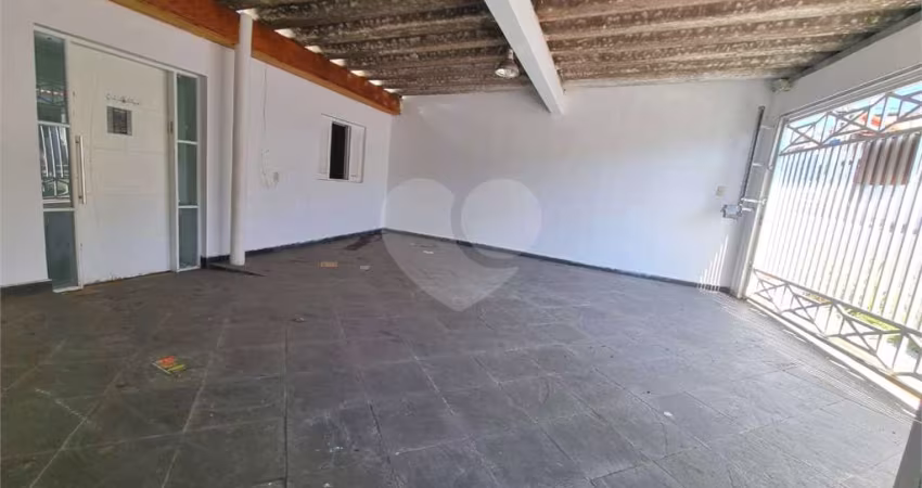 Casa terrea 3 quartos e 2 vagas  - Coladinho estação vila clarice CPTM