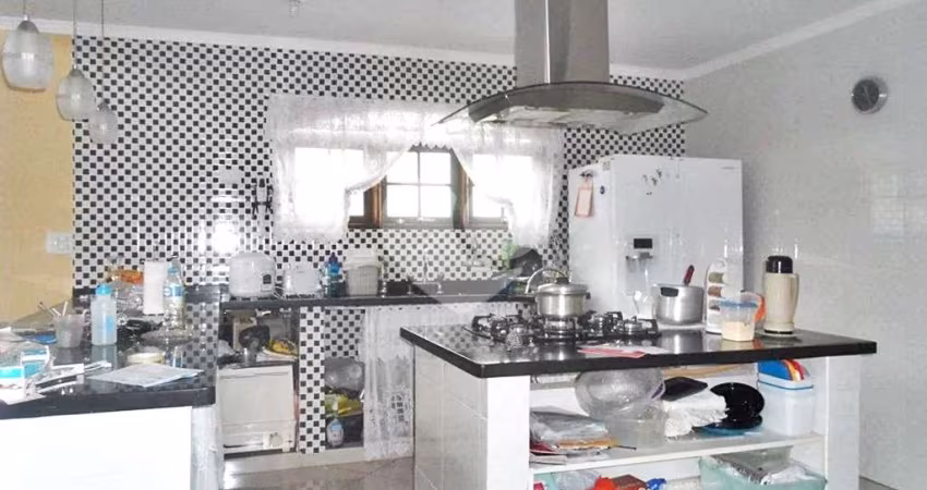 Sobrado Vila Guilherme | 530m² | 4 Suítes | 18 Vagas | Com Loja Arrendada