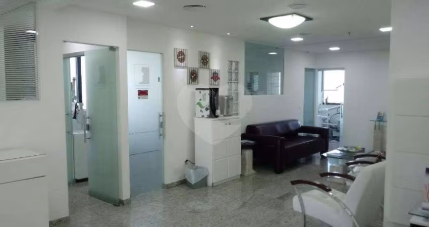 Ótima sala comercial em edifício recém construído a 2 quadras do metrô Santana. Vista Panorâmica!