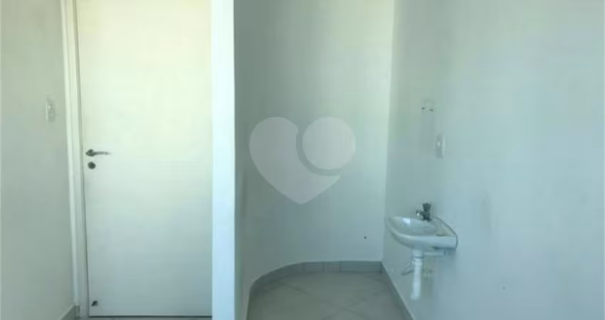 Sala Comercial Reformada em Moema Pássaros