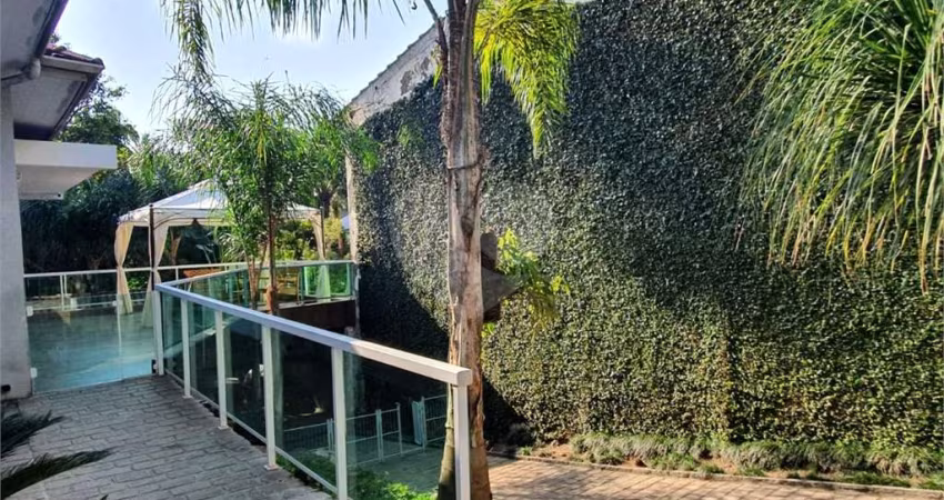 Casa térrea de alto padrão no Jd Floresta
