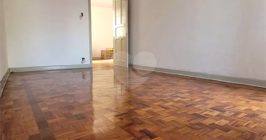 Ótima casa para fins comerciais ou residenciais no Brás.