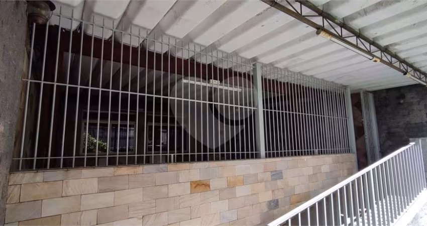 Sobrado com muito espaço no Anália Franco