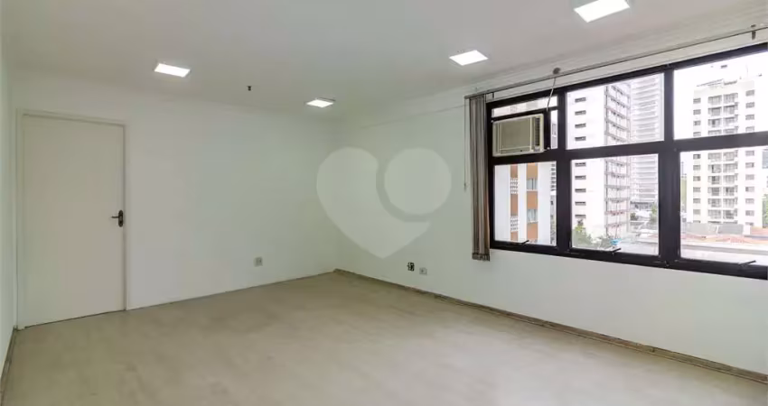 SALA COMERCIAL PARA VENDA COM  33 M DE ÁREA E  UMA VAGA NA VILA NOVA CONCEIÇÃO!