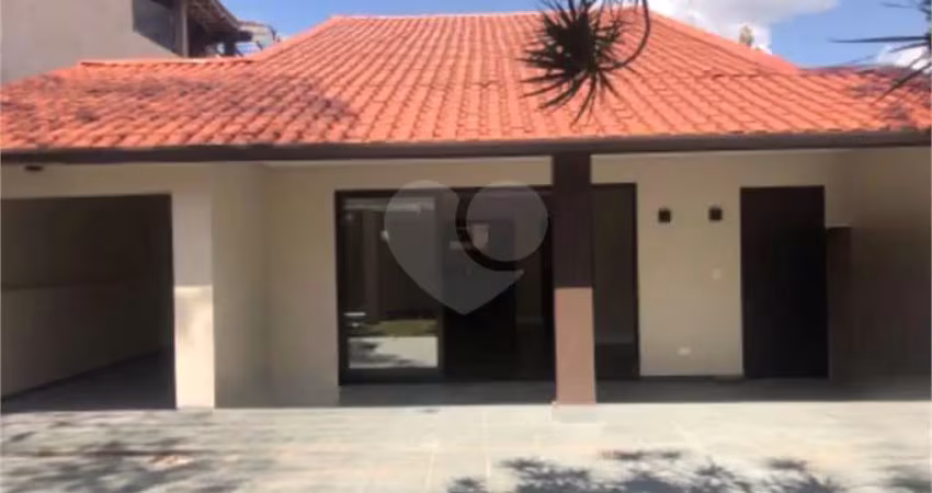 Casa com 4 quartos à venda na Rua Amaro Rodrigues, Horto Florestal, São Paulo