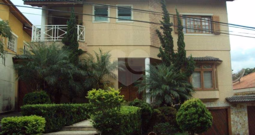 SOBRADO MARAVILHOSO A VENDA NO JARDIM FLORESTA (TREMEMBÉ) - 4 SUÍTES, PISCINA E 6 VAGAS DE GARAGEM