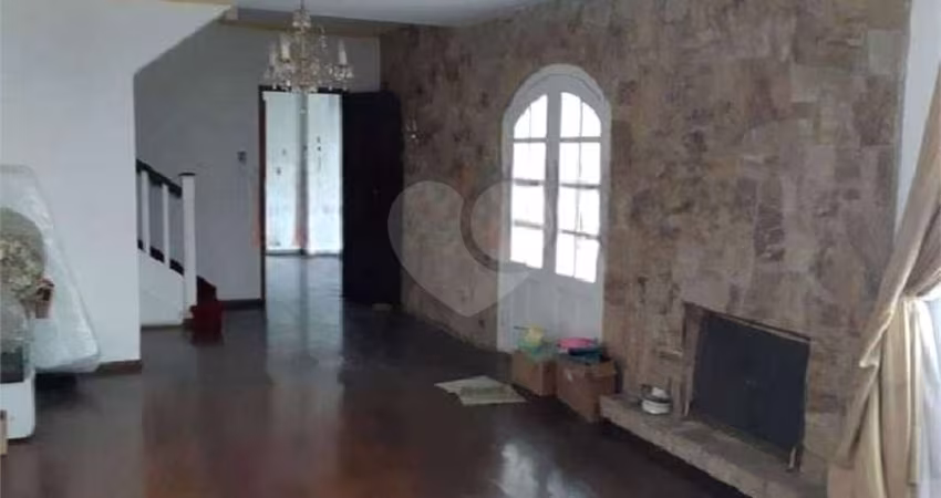 Sobrado com  500 m²  à venda na Casa Verde