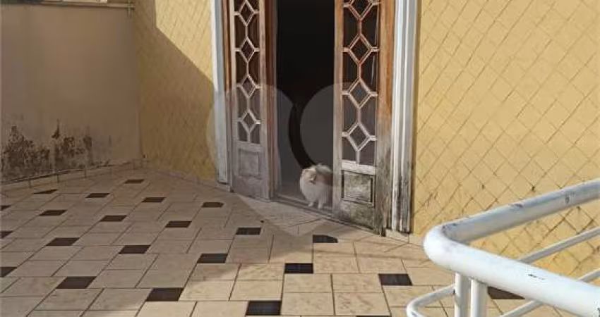 Sobrado a venda na Parada Inglesa,  3 dormitórios e 5 vagas.