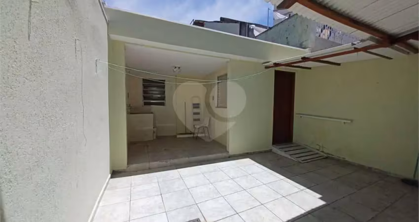 Sobrado Agua Fria. 125mts .02 dormitorios ,Sala, Cozinha Ampla,03 wcs Edicula com wc, Quintal , 02 vagas