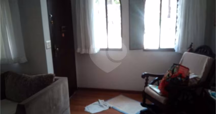 Sobrado com três dormitórios sendo uma suíte e duas vagas no Bairro do Tucuruvi