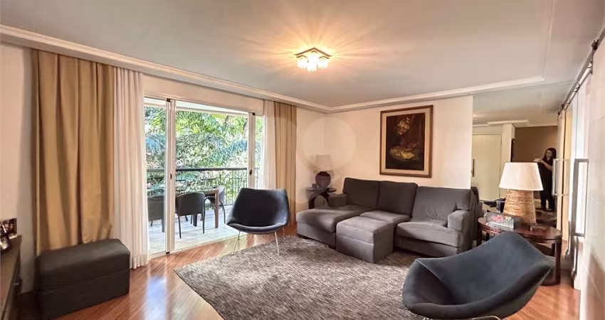Apartamento em Perdizes com 140 metros de área útil.